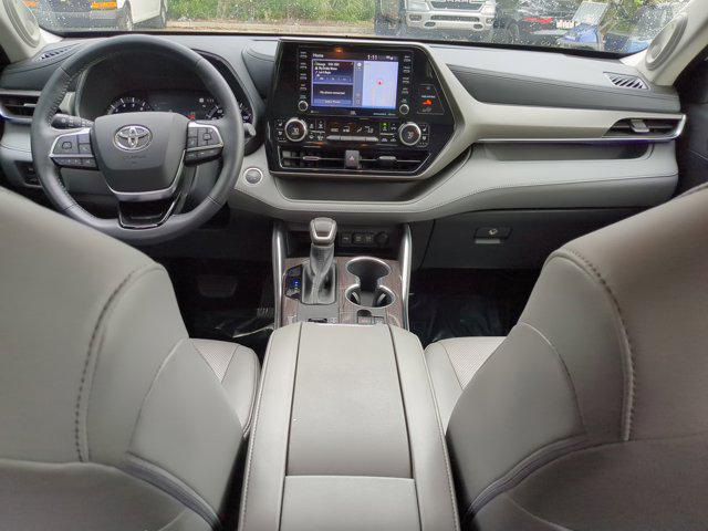 used 2021 Toyota Highlander car, priced at $31,251