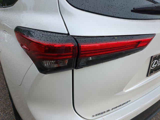 used 2021 Toyota Highlander car, priced at $31,251