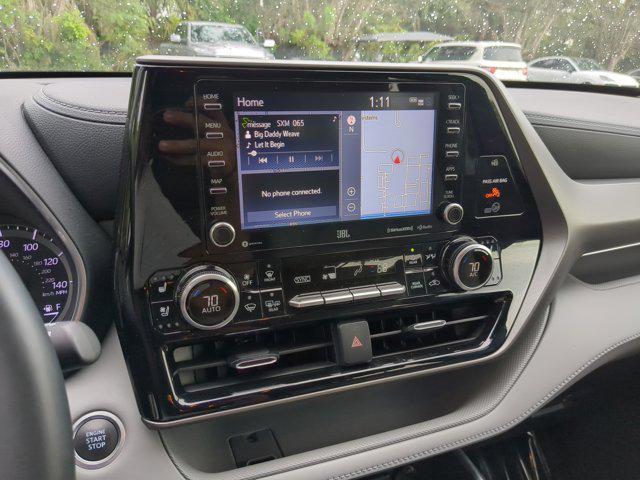 used 2021 Toyota Highlander car, priced at $31,251