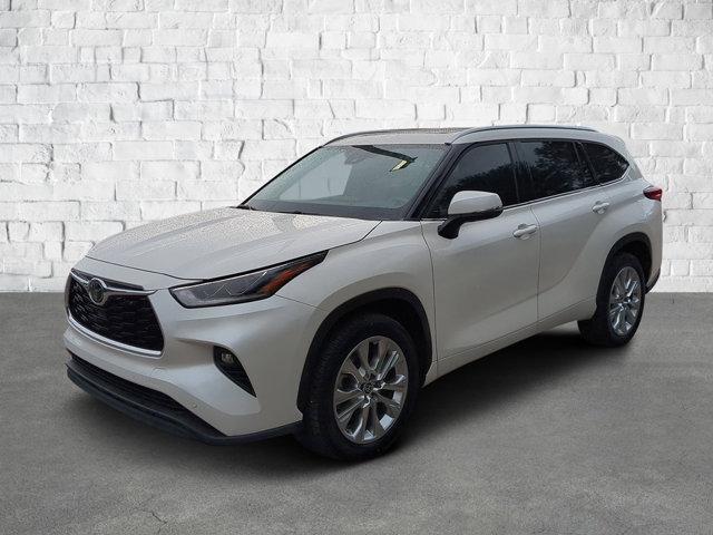 used 2021 Toyota Highlander car, priced at $31,251