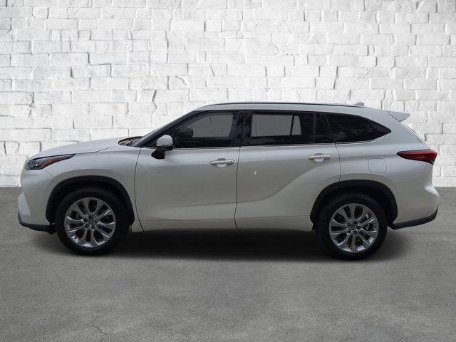 used 2021 Toyota Highlander car, priced at $31,251