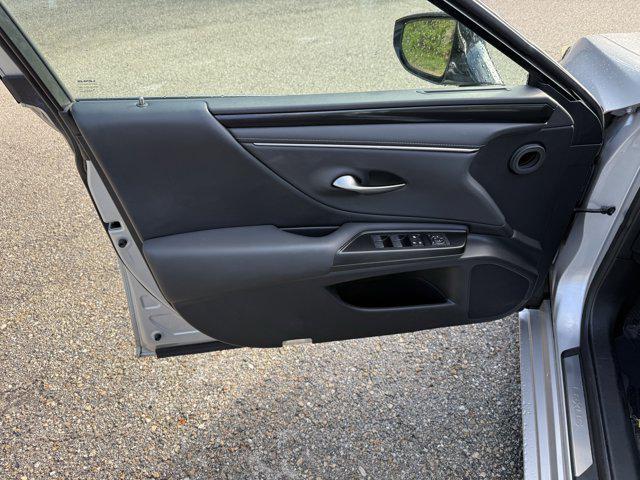 used 2020 Lexus ES 350 car, priced at $30,406