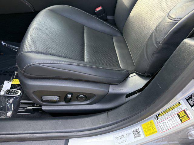 used 2020 Lexus ES 350 car, priced at $30,406