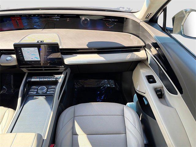 used 2024 Lincoln Nautilus car, priced at $38,888