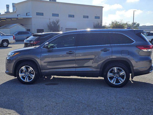 used 2019 Toyota Highlander Hybrid car, priced at $35,265