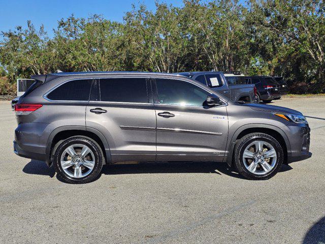 used 2019 Toyota Highlander Hybrid car, priced at $35,265