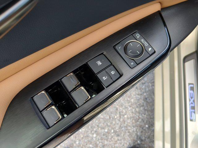 new 2025 Lexus ES 300h car, priced at $51,090