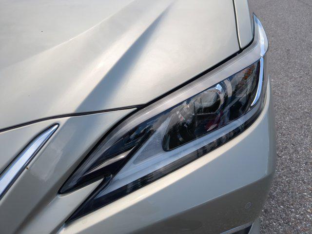 new 2025 Lexus ES 300h car, priced at $51,090