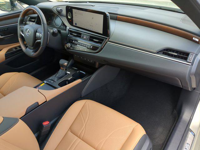 new 2025 Lexus ES 300h car, priced at $51,090