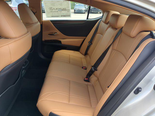 new 2025 Lexus ES 300h car, priced at $51,090
