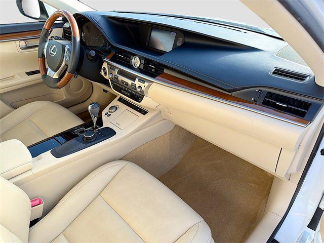 used 2013 Lexus ES 300h car, priced at $13,998