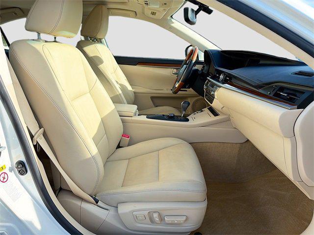 used 2013 Lexus ES 300h car, priced at $13,998