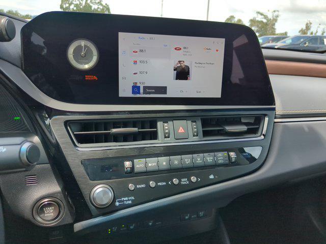new 2025 Lexus ES 350 car, priced at $45,450