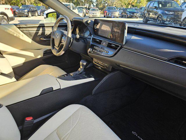 used 2022 Lexus ES 300h car, priced at $40,698