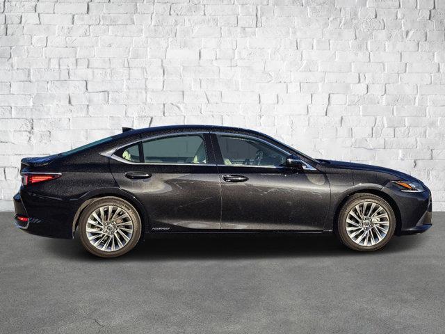 used 2022 Lexus ES 300h car, priced at $40,698