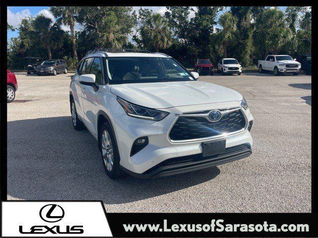 used 2022 Toyota Highlander Hybrid car, priced at $38,884