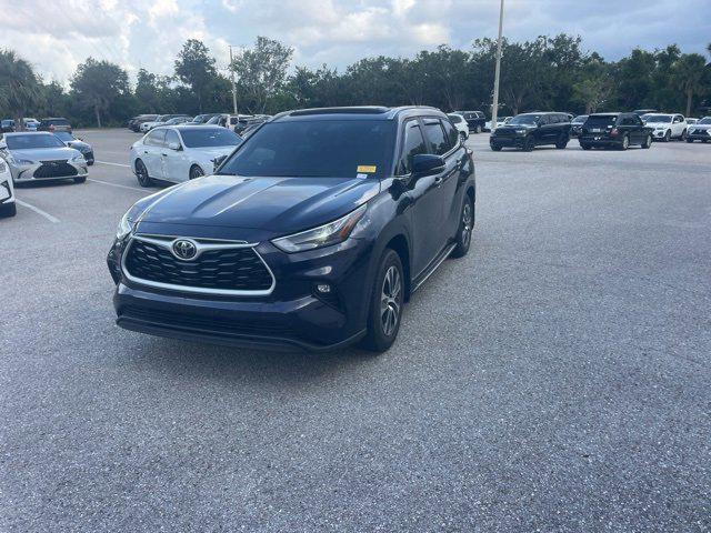 used 2023 Toyota Highlander car, priced at $33,567