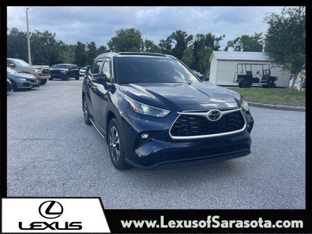 used 2023 Toyota Highlander car, priced at $33,567