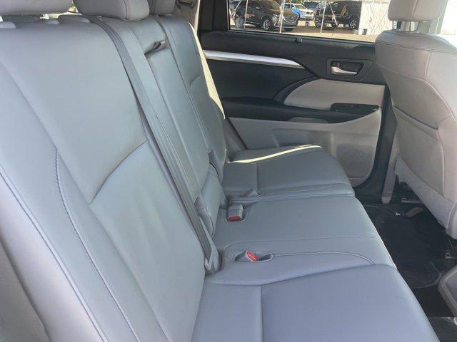 used 2015 Toyota Highlander car, priced at $18,489