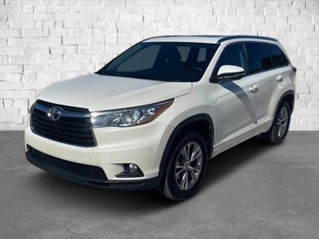 used 2015 Toyota Highlander car, priced at $18,489