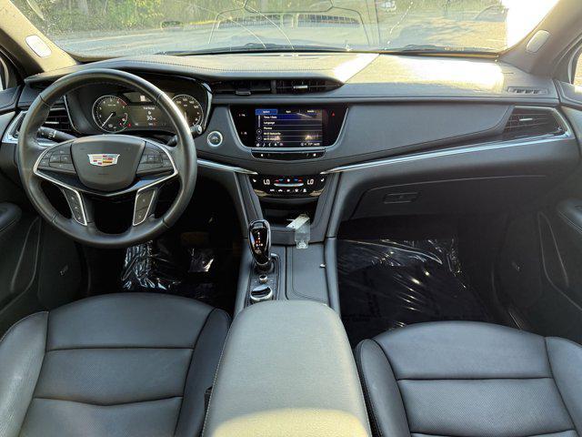 used 2024 Cadillac XT5 car, priced at $40,998