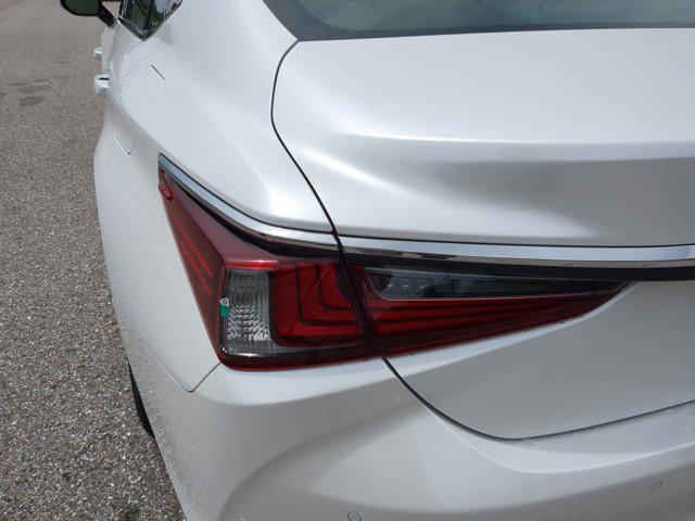 new 2025 Lexus ES 350 car, priced at $53,114