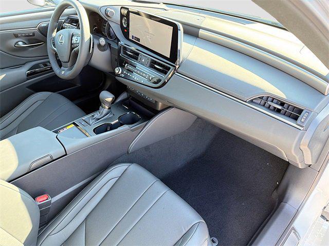 new 2025 Lexus ES 350 car, priced at $56,200