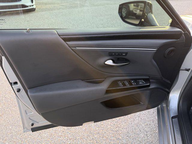 used 2023 Lexus ES 300h car, priced at $40,152