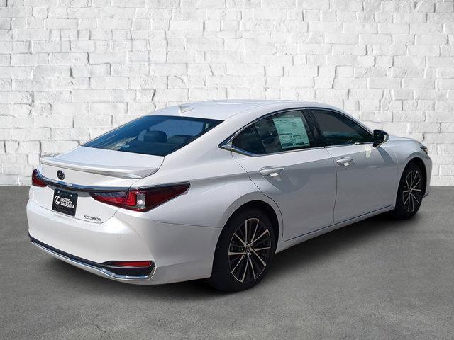 new 2025 Lexus ES 300h car, priced at $48,354
