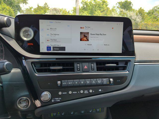 new 2025 Lexus ES 300h car, priced at $54,365