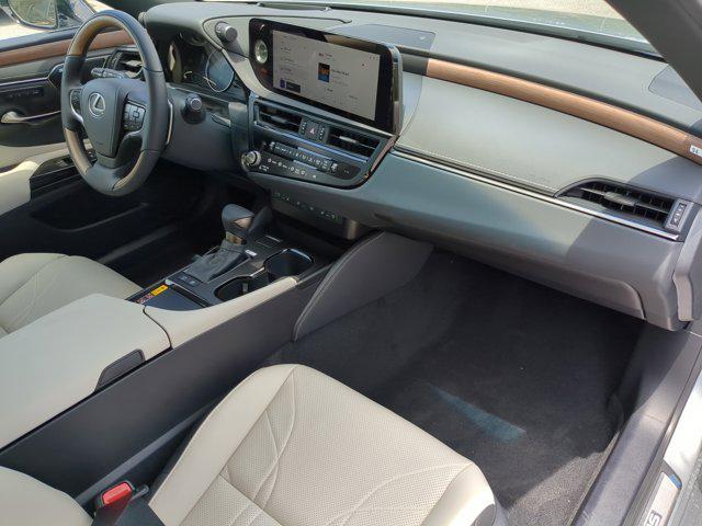 new 2025 Lexus ES 300h car, priced at $54,365