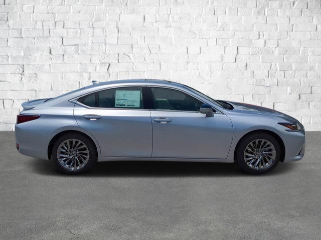 new 2025 Lexus ES 300h car, priced at $54,365