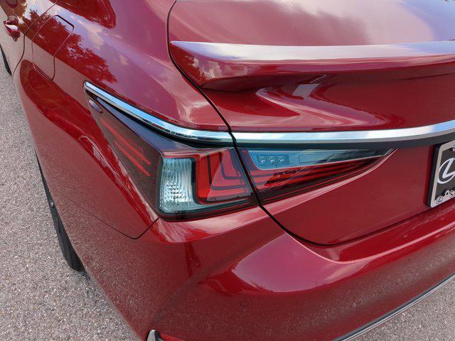 new 2025 Lexus ES 300h car, priced at $47,938
