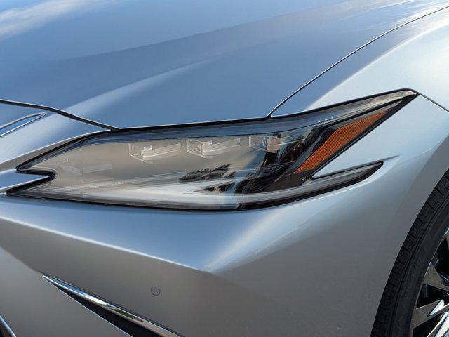 new 2025 Lexus ES 350 car, priced at $53,786