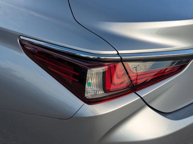 new 2025 Lexus ES 350 car, priced at $53,786