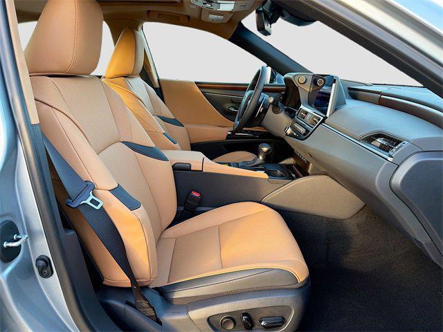 new 2025 Lexus ES 350 car, priced at $47,490
