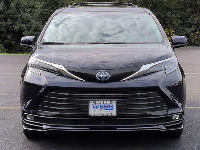 used 2025 Toyota Sienna car, priced at $49,998