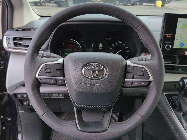 used 2025 Toyota Sienna car, priced at $49,998