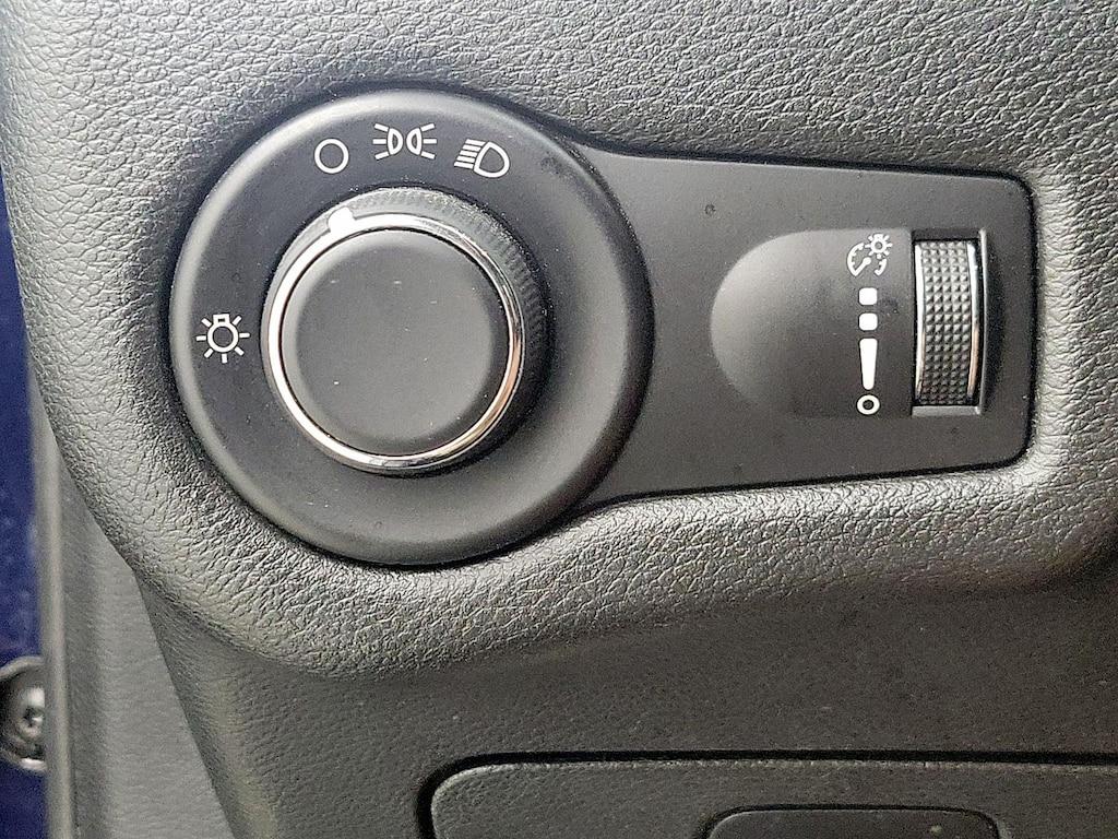 used 2015 Jeep Cherokee car, priced at $11,998