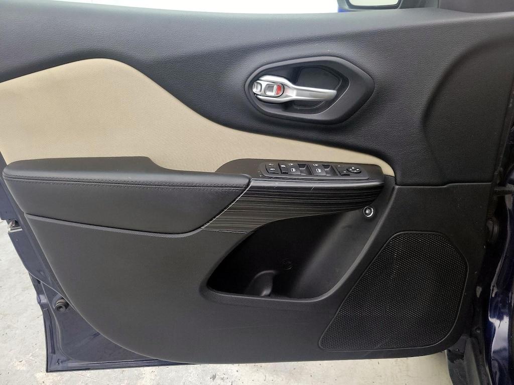 used 2015 Jeep Cherokee car, priced at $11,998