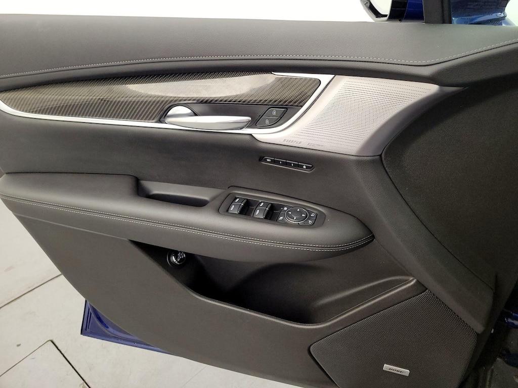 used 2023 Cadillac XT6 car, priced at $46,998