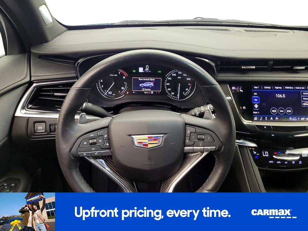 used 2023 Cadillac XT6 car, priced at $46,998