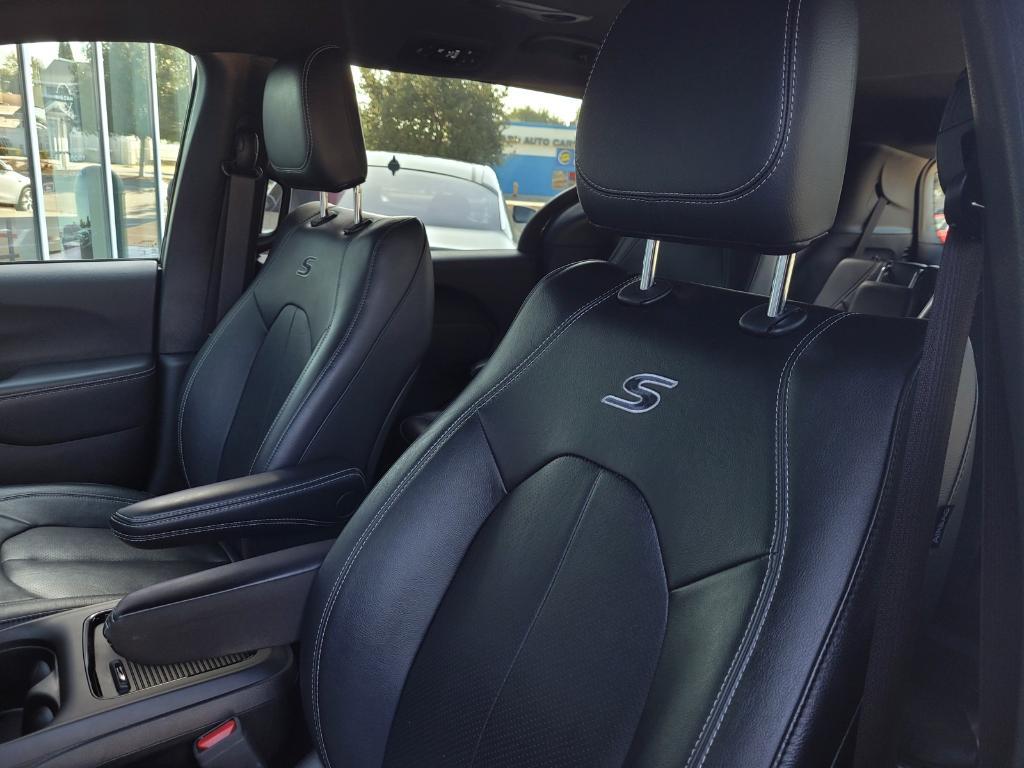 used 2022 Chrysler Pacifica Hybrid car, priced at $28,995