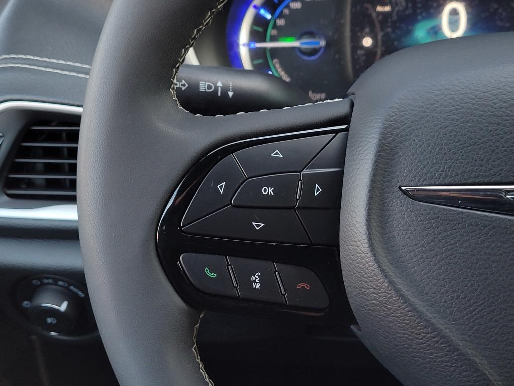 used 2022 Chrysler Pacifica Hybrid car, priced at $28,995