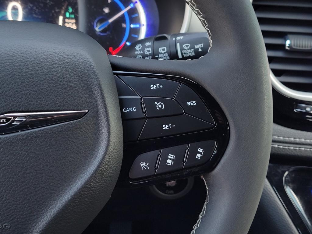 used 2022 Chrysler Pacifica Hybrid car, priced at $28,995