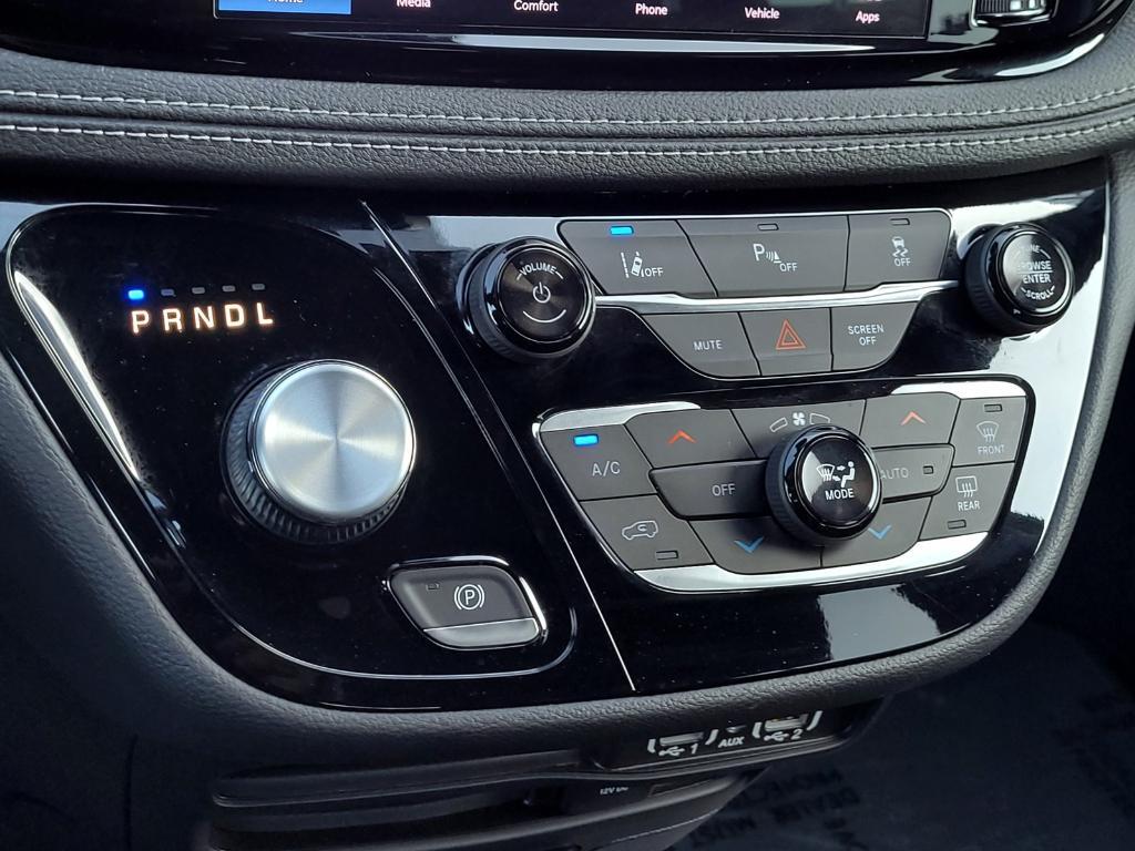 used 2022 Chrysler Pacifica Hybrid car, priced at $28,995