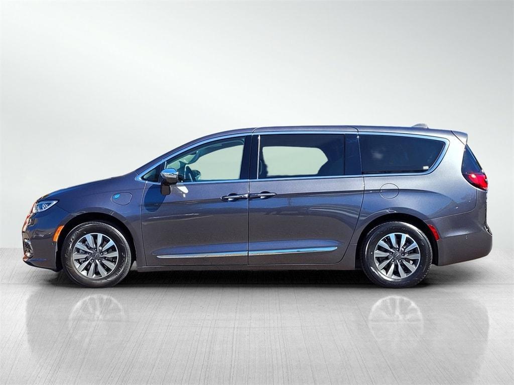 used 2022 Chrysler Pacifica Hybrid car, priced at $32,695