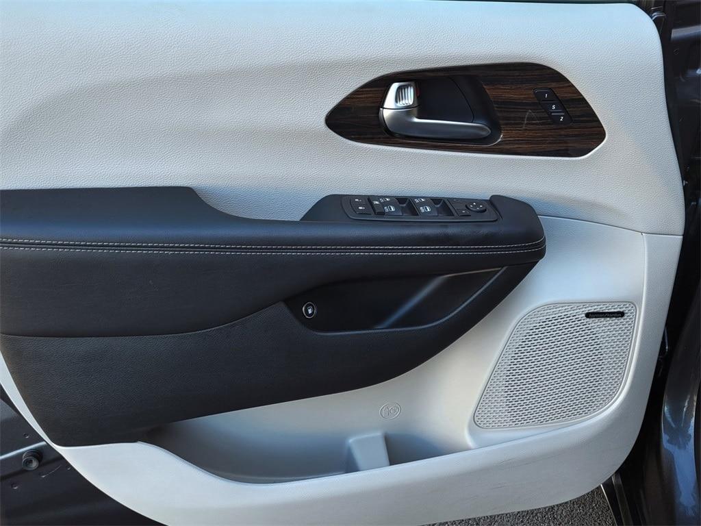 used 2022 Chrysler Pacifica Hybrid car, priced at $32,695