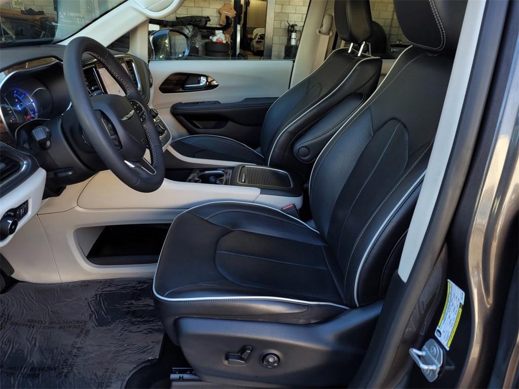 used 2022 Chrysler Pacifica Hybrid car, priced at $32,695