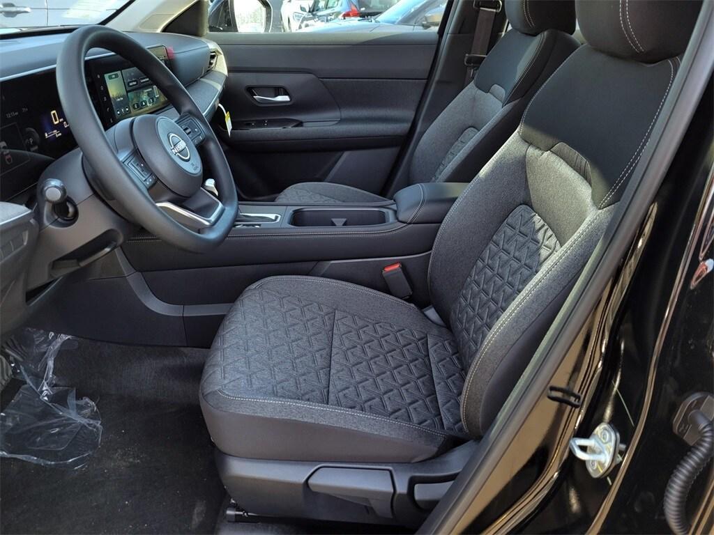 new 2025 Nissan Kicks car, priced at $24,960